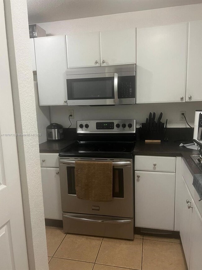 Building Photo - 7995 NW 8th St Unit 103 Rental