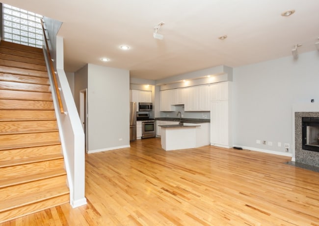Photo - 2427 N Clybourn Ave
