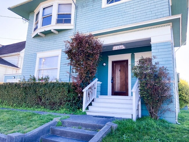 Photo - This pet-friendly colonial-style home features very large rooms!