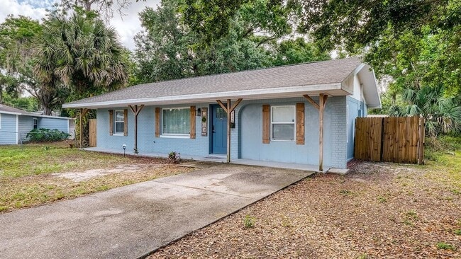 Photo - 2122 Lake Blvd