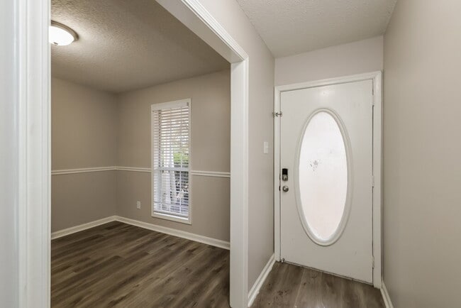 Photo - 5733 Crievewood Dr