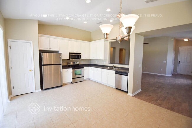 Photo - 6860 Lake Eaglebrooke Dr