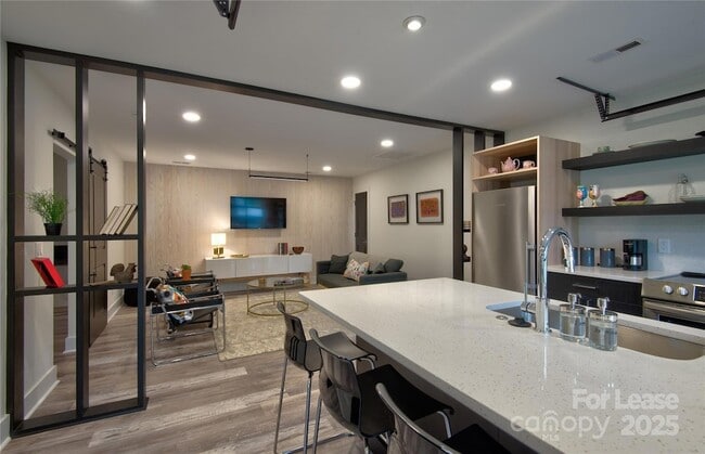 Photo - 3945 Rockfern Rd