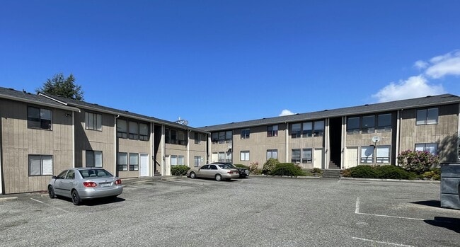 Building Photo - Newly Renovated 2 bed, 1 bath Apartment - ... Unit 4