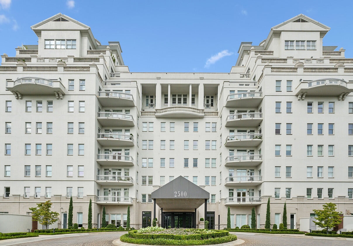 Photo - 2500 Peachtree Rd NW (Atlanta, GA)