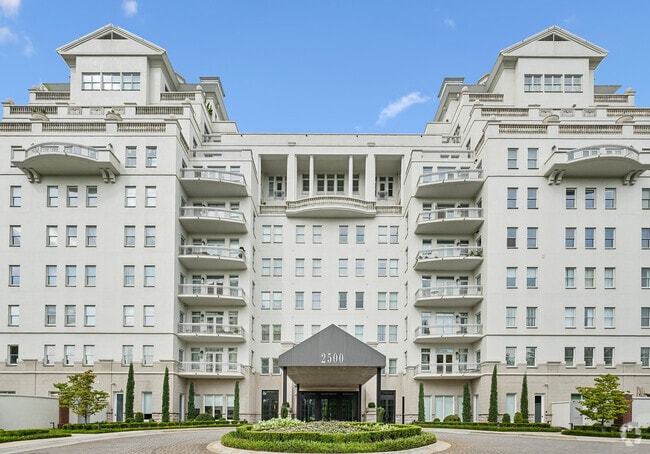 Building Photo - 2500 Peachtree Rd NW Rental
