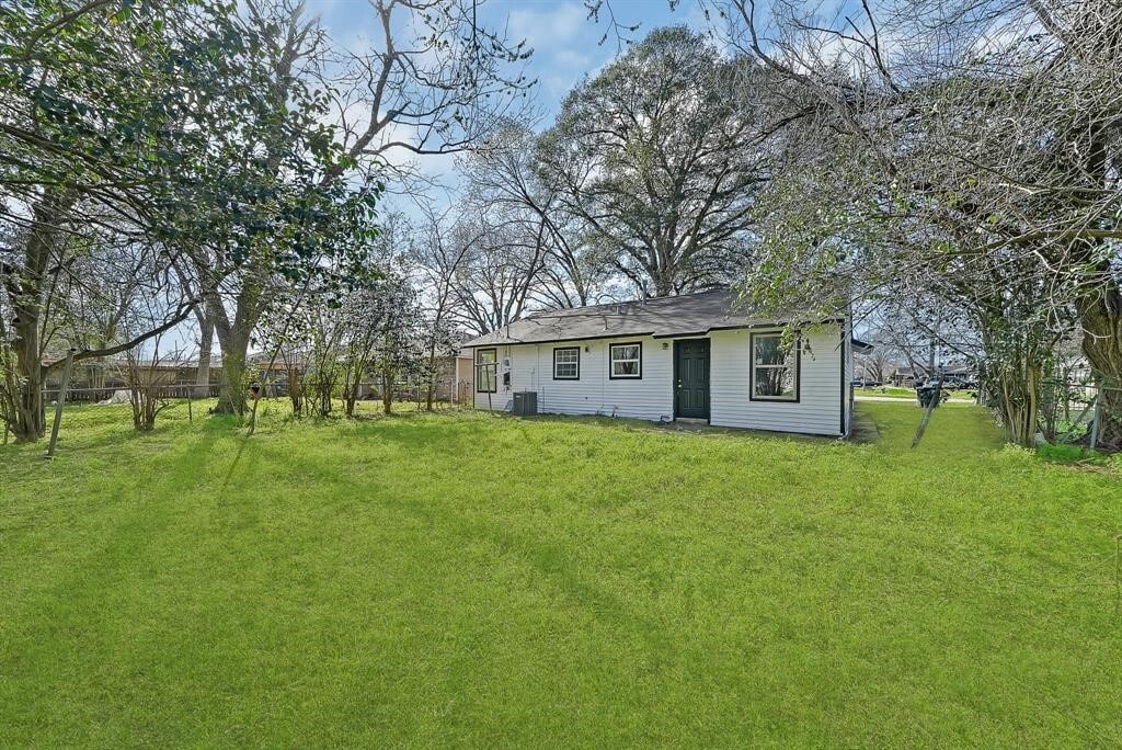 Photo - 7609 St Lo Rd