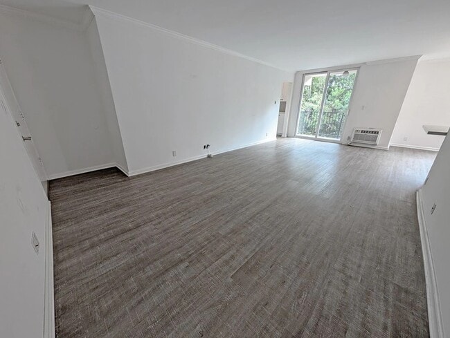 Photo - 118 S Wetherly Dr Unit 211