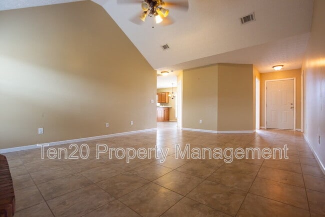 Photo - 25 Kalin St