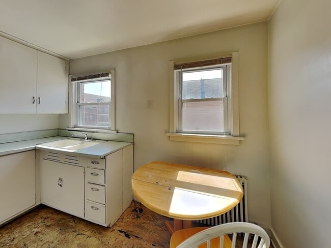Photo - 33 E Chalmers St Unit 3