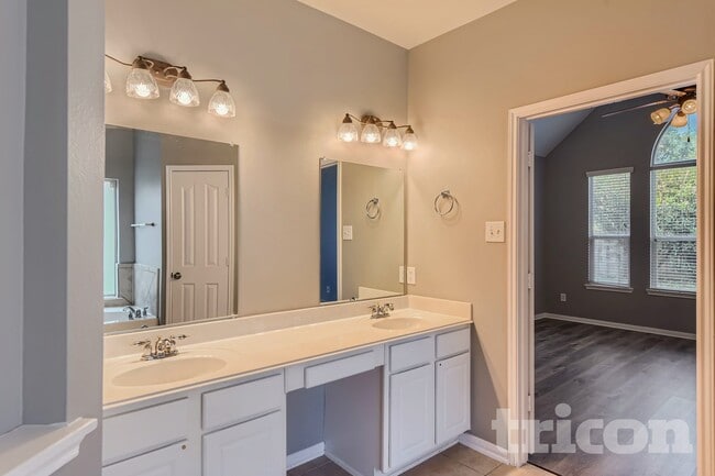 Photo - 7506 Parkcross Pl