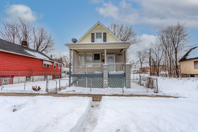 Photo - 131 E 117th St