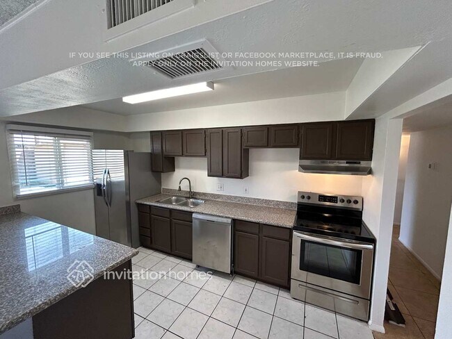 Photo - 3007 N 79th Dr