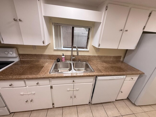 Photo - 8622 Cattail Dr