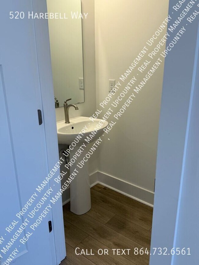 Photo - 520 Harebell Wy