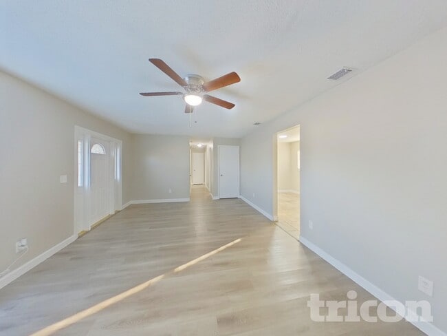 Photo - 902 Check Pl