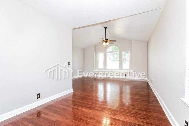 Photo - 2020 Sunflower St