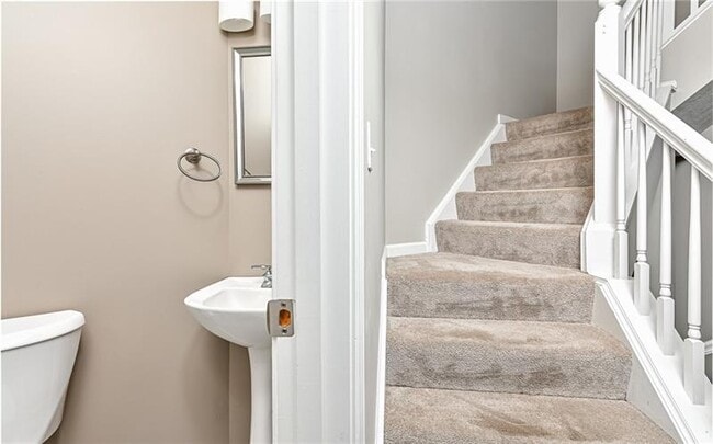 Photo - 229 Hillvue Dr