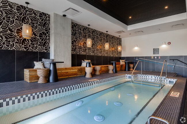 Photo - 123 N May St