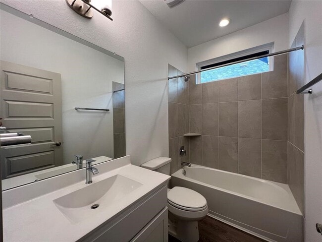 Building Photo - 29235 Pikes Peak Dr Rental