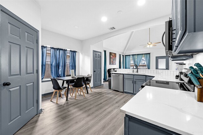 Photo - 6818 Catarina Cir