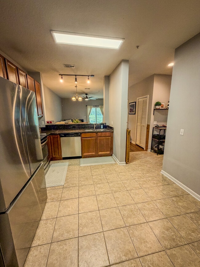 Photo - 209 Leese Dr