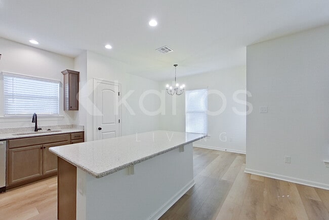 Photo - 110 Hendrix Rd