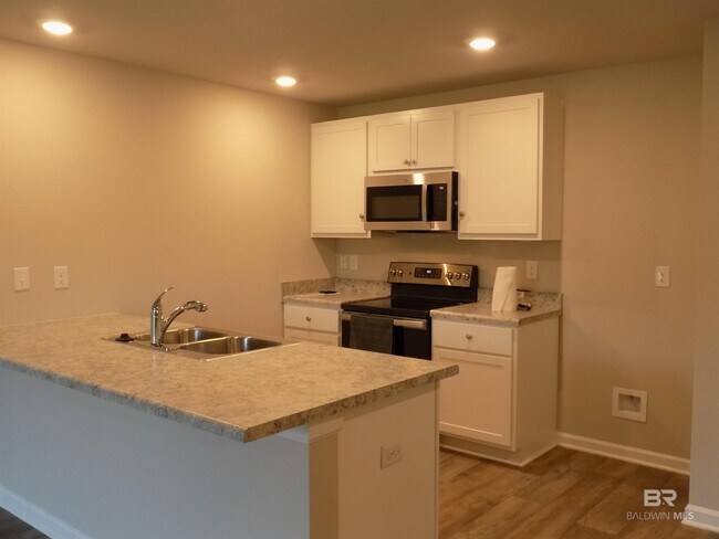 Photo - 232 Fulham Ln