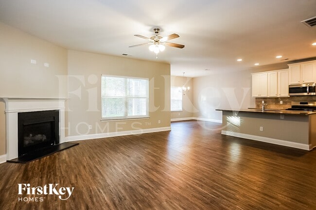 Photo - 67 Castlemoor Loop