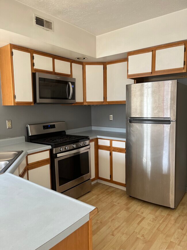 Photo - 2328-2 E Carson St Unit 2328 E Carson 2nd Floor