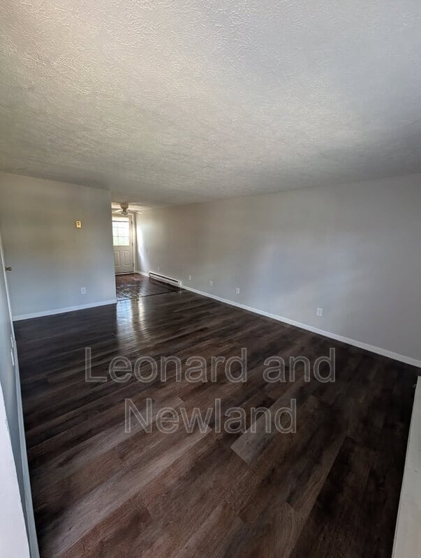 Photo - 210 Patricia Dr