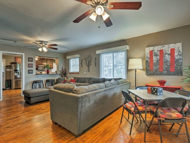 Photo - 1300 Perry St