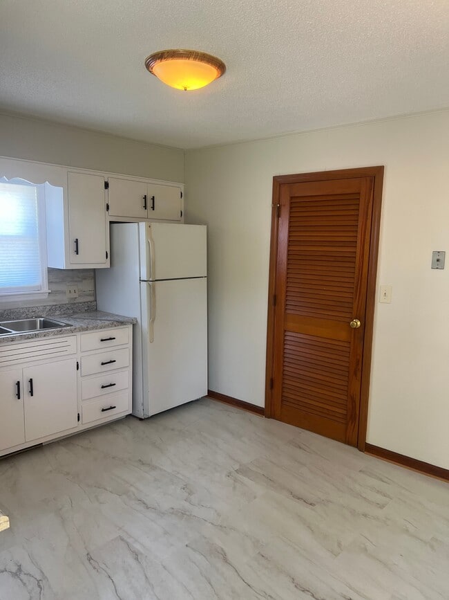 Photo - 1813 Standish Pl