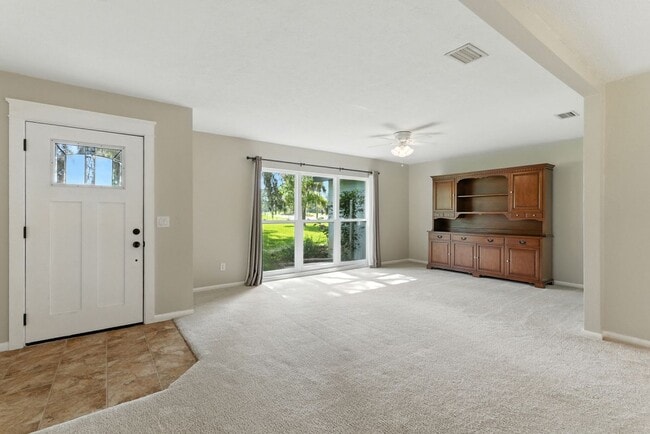 Photo - 2205 Henley Rd
