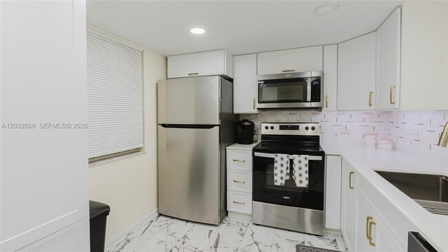 Photo - 424 SE 10th St Unit 204