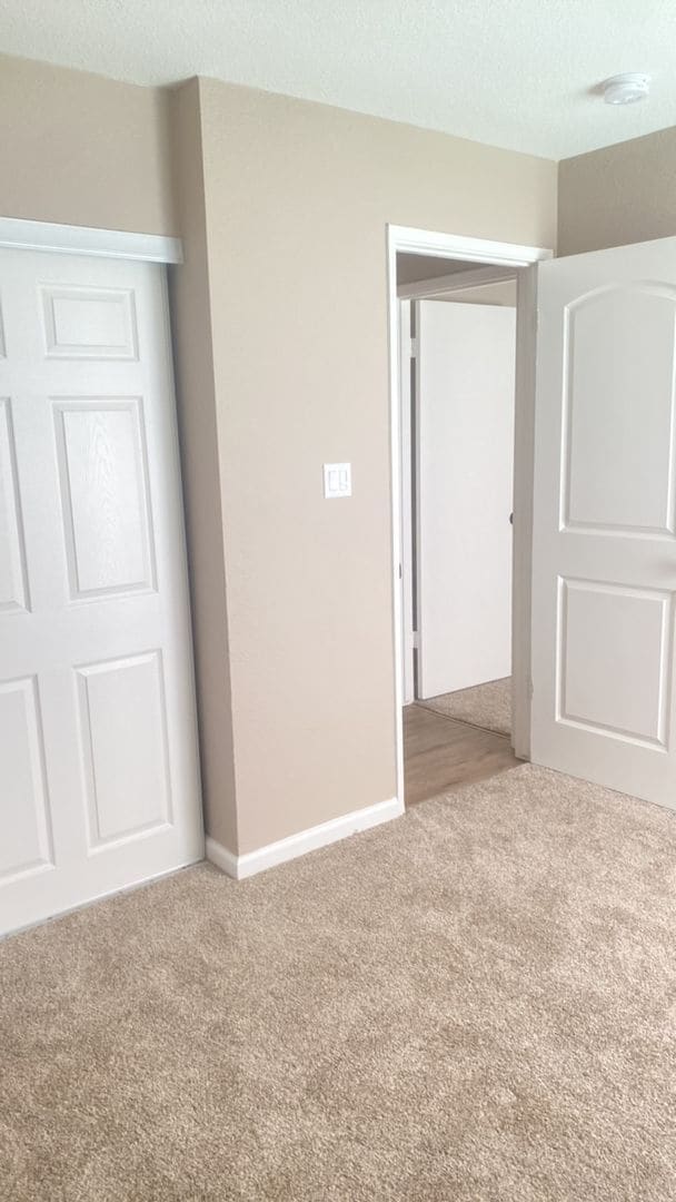 Building Photo - Great Location! Rental