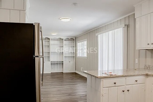 Photo - 1155 Darlington Dr