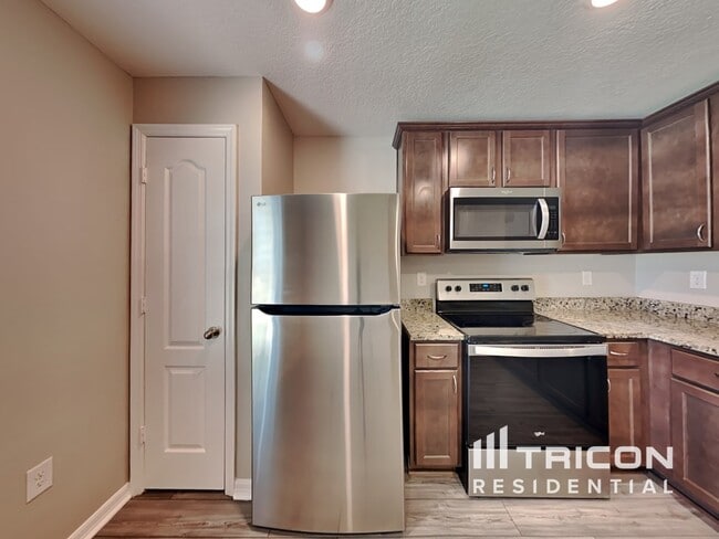 Photo - 42 Rickenbacker Dr