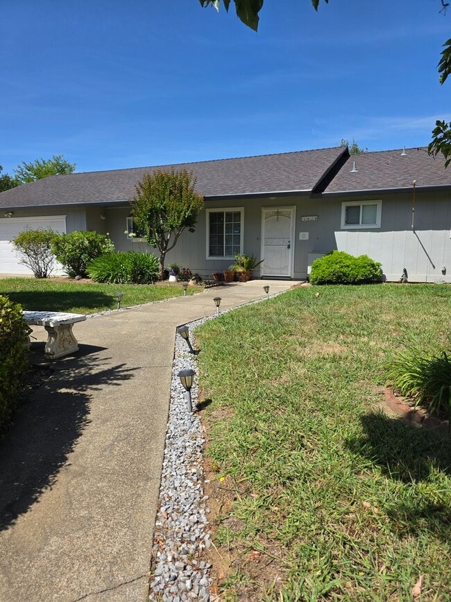 Building Photo - ***MOVE IN SPECIAL - $500 OFF FIRST MONTHS RENT***4BR/3BA with PRIVATE IN-LAW SUITE / SECOND LIVI...