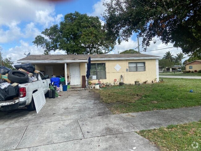 Building Photo - 2901 NW 21st St Rental