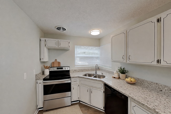 Photo - 2917 Cesery Blvd