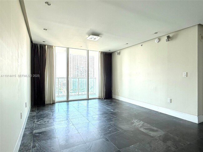 Photo - 31 SE 5th St Unidad 2609