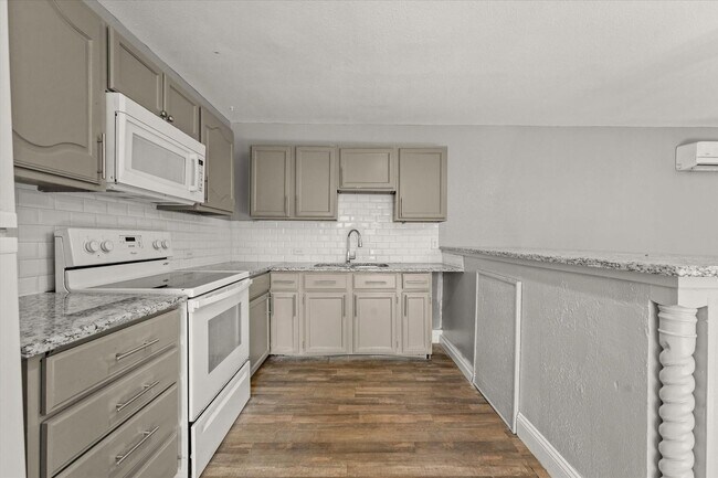 Photo - 927-929 S Rosemont Ave Unidad 927