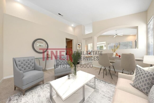 Photo - 7987 Kelvedon Way
