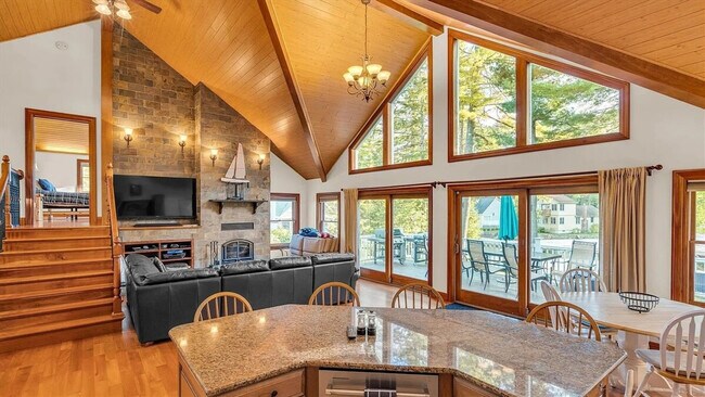 Photo - 21 Hemlock Point Rd Unit ID1255657P