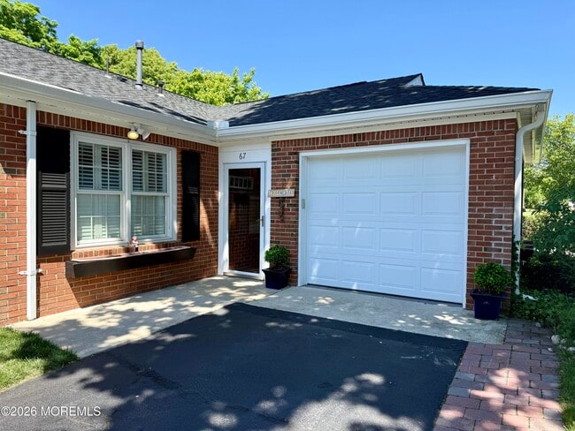 Photo - 67 Dogwood Dr