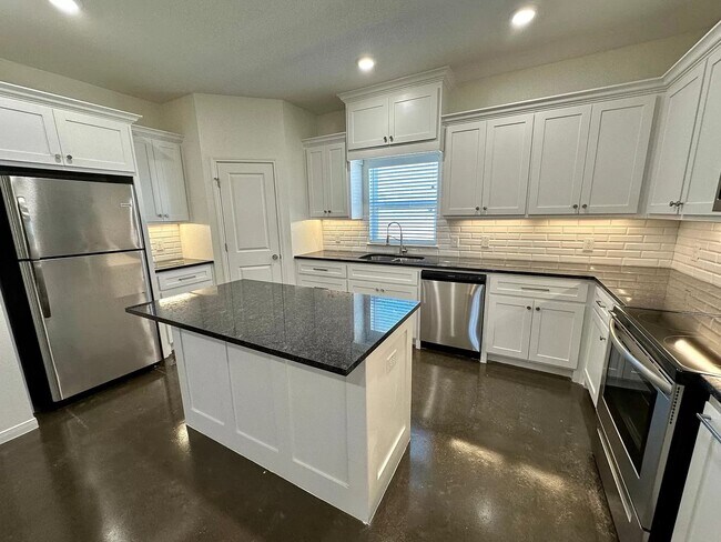 Photo - 704 Sugar Mill Ct