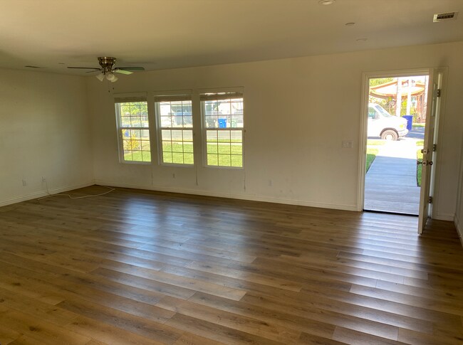 W Sunkist - W Sunkist Apartment Unit A