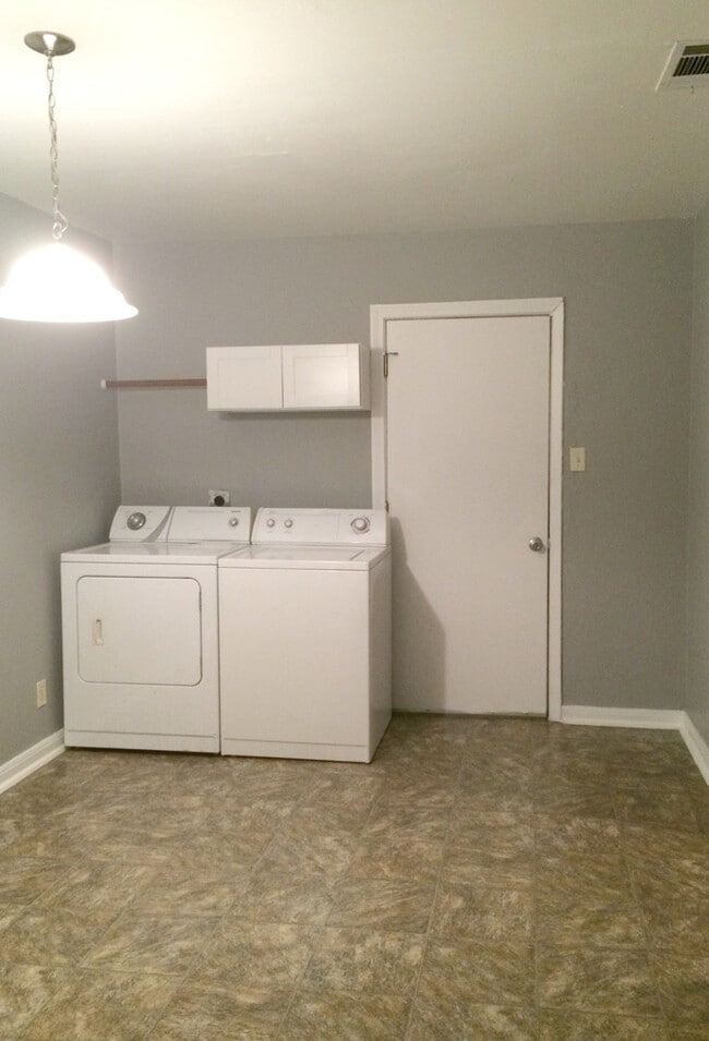 Photo - 709 Northside Dr