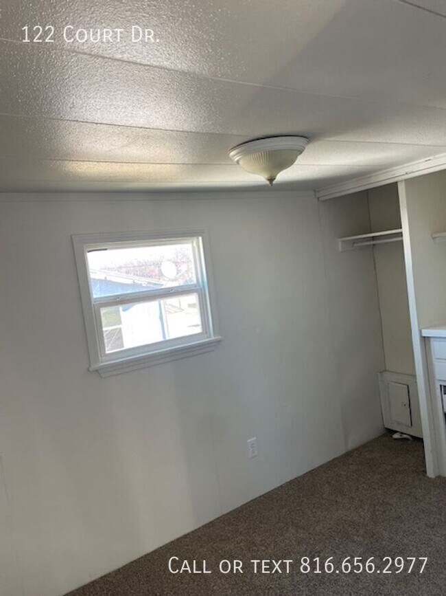 Photo - 122 Court Dr